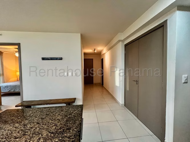 Vendo Apartamento en San Carlos OF25-9376