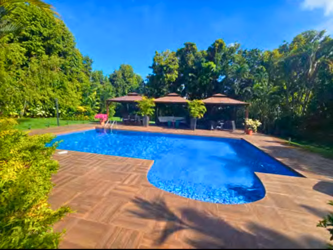 VENTA DE CASA CON PISCINA EN ALTOS DEL GOLF (13)
