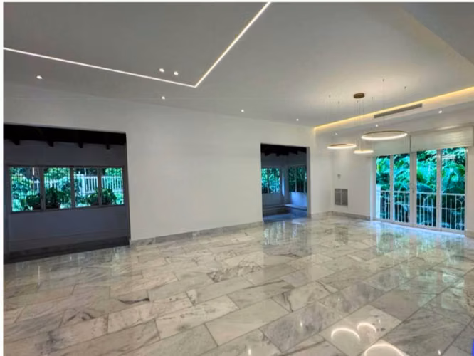 VENTA DE CASA CON PISCINA EN ALTOS DEL GOLF (13)