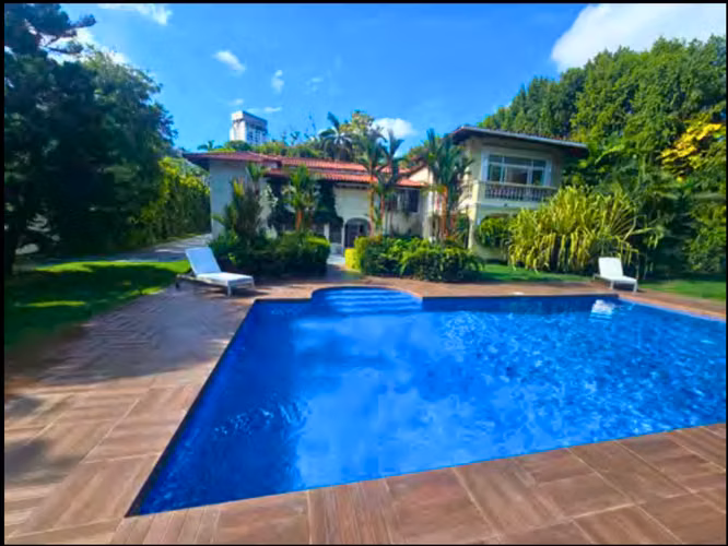 VENTA DE CASA CON PISCINA EN ALTOS DEL GOLF (13)