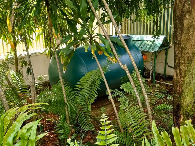 VENTA DE CASA CON PISCINA EN ALTOS DEL GOLF (13)