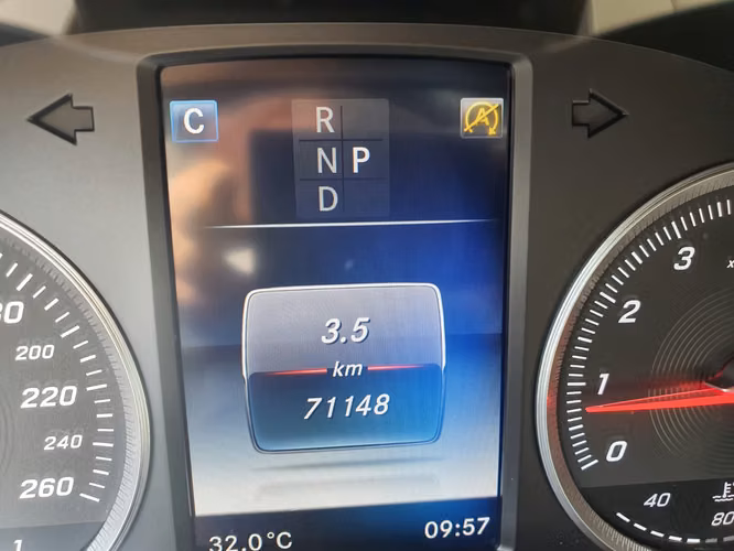 MERCEDES BENZ GLC250 4MATIC 2016