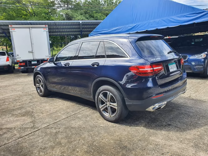 MERCEDES BENZ GLC250 4MATIC 2016