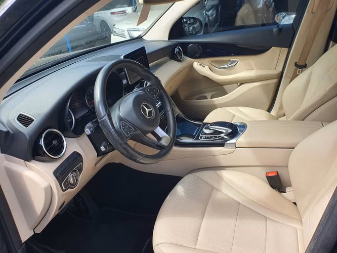 MERCEDES BENZ GLC250 4MATIC 2016