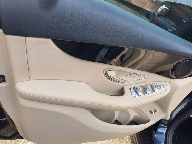 MERCEDES BENZ GLC250 4MATIC 2016