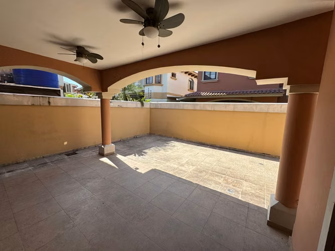 VENTA CASA EN COSTA SUR I EL DORAL (AS)