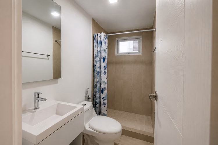 Panamá Viejo Residences | 59 m² amoblado | 2 recámaras | 2 baños | balcón | 1 parking | $1,100