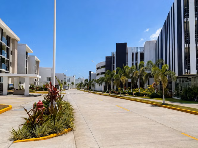 Panamá Viejo Residences | 59 m² amoblado | 2 recámaras | 2 baños | balcón | 1 parking | $1,100