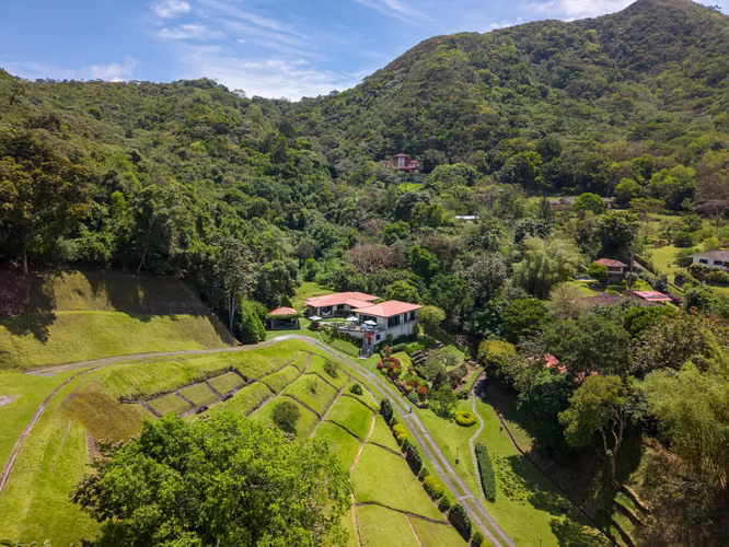 Finca de Lujo en la Cima de la Colina en Venta en El Valle de Antón