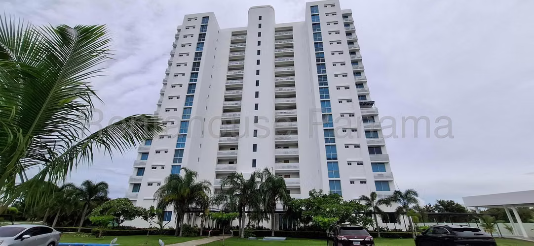 VENTA APARTAMENTO AMOBLADO WATERWAYS PLAYA BLANCA
