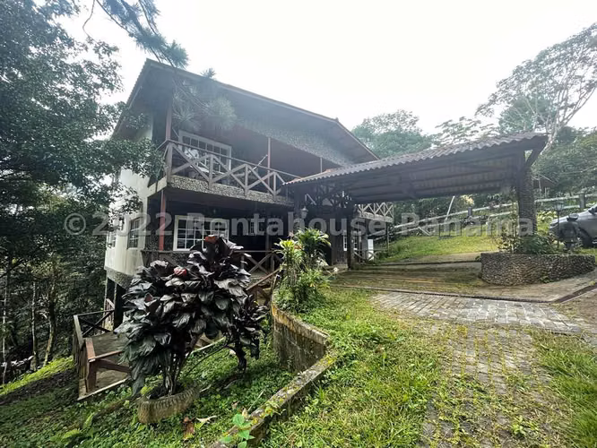 Se Vende Casa en Cerro Azul YDU