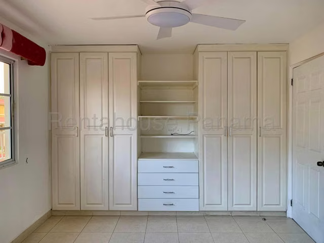 Casa en Venta en Condado del Rey YM