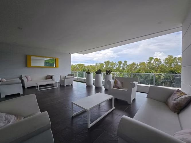 Venta de Apartamento en Costa del Este / 3 habitaciones con baño / 300 m2