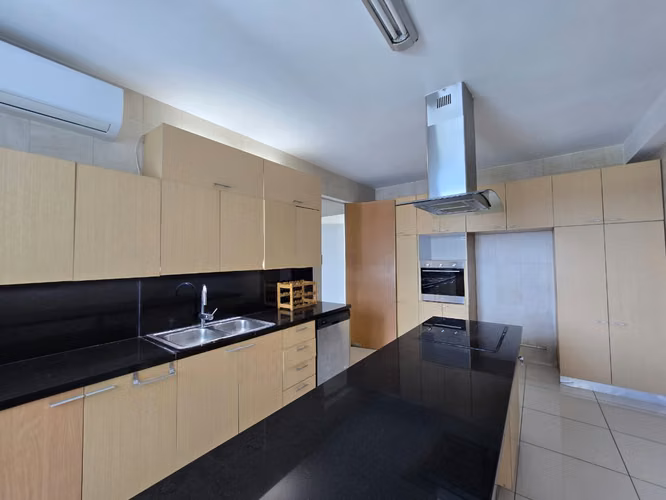 Venta de Apartamento en Costa del Este / 3 habitaciones con baño / 300 m2