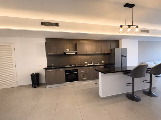 Yacht Club Tower | Apto 11B | Av. Balboa | Luxury Apartment