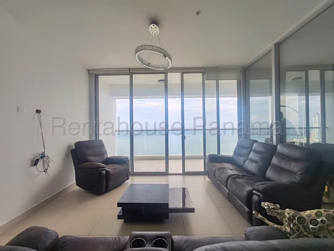 Se Vende Apartamento en Avenida Balboa MDV26-6047