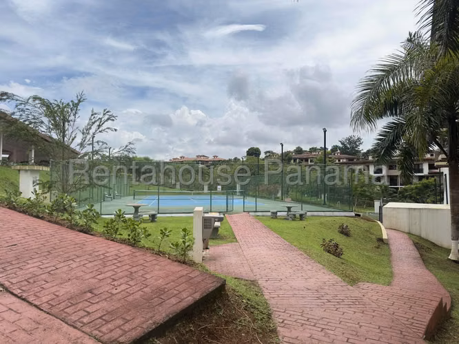 Se Vende Apartamento en Albrook MDV26-8431