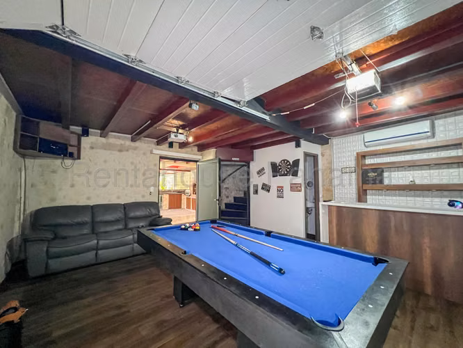 Se Vende Casa en Brisas Del Golf MDV26-3872