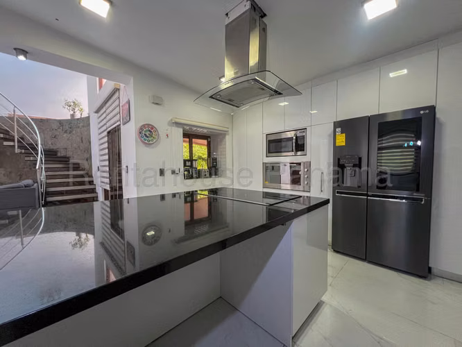 Se Vende Casa en Brisas Del Golf MDV26-3872