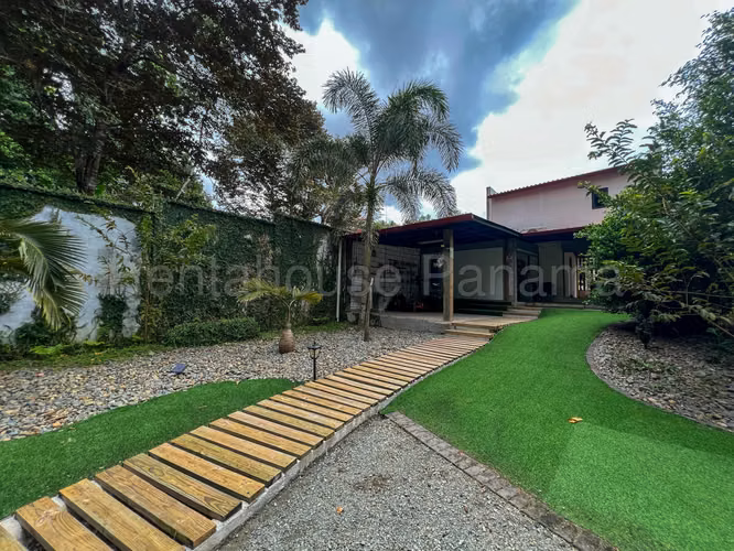 Se Vende Casa en Brisas Del Golf MDV26-3872