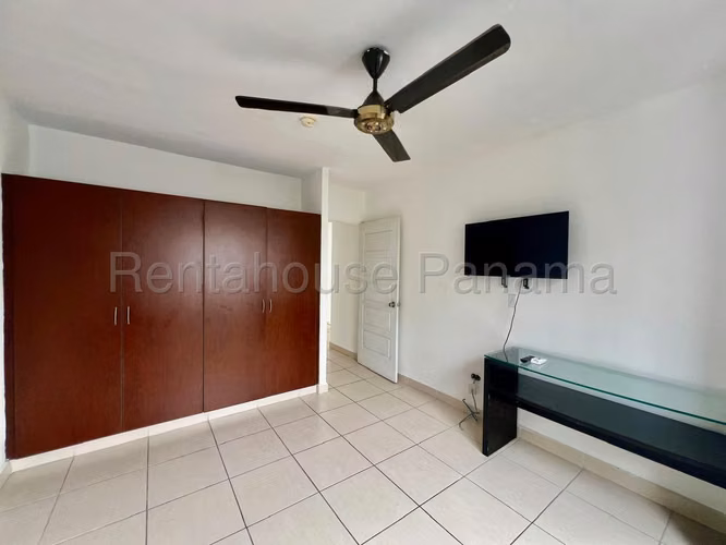 Se Vende Casa en Brisas Del Golf MDV26-8564