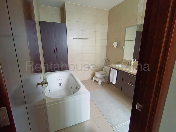 Apartamento en Venta Con Vista Panoramica Al Mar en Punta Pacifica 22*10260Mfk