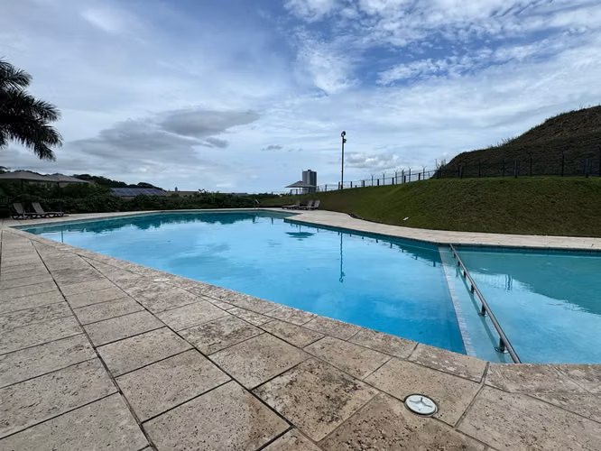 CASA REMODELADA DE 2 NIVELES EN PH GOLF GARDEN | LISTA PARA HABITAR