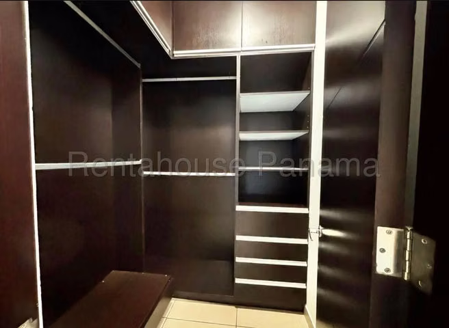 Vendo apartamento en Av. Balboa LF26-5637 Solo Cliente Directo