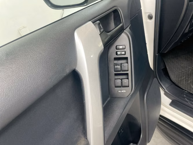TOYOTA LAND CRUISER PRADO - 2023 - TPX - Automarket - Imagen 4