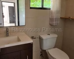 Venta de Casa con 180m2 en Panama Pacifico PH Woodlands 26-1111SR