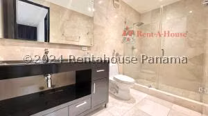 Venta de Apartamento con 167m2 en Punta Pacifica PH Pacific Village 24-8493SR