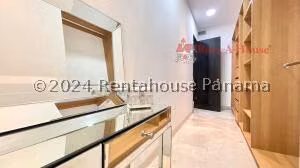 Venta de Apartamento con 167m2 en Punta Pacifica PH Pacific Village 24-8493SR