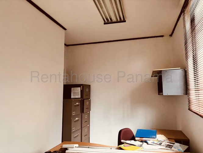 Vendo Casa Comercial de 529 m² en La Cresta 26-5782GG