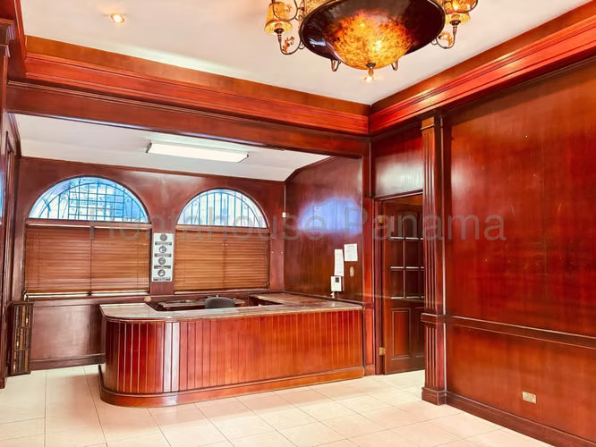 Vendo Casa Comercial de 529 m² en La Cresta 26-5782GG