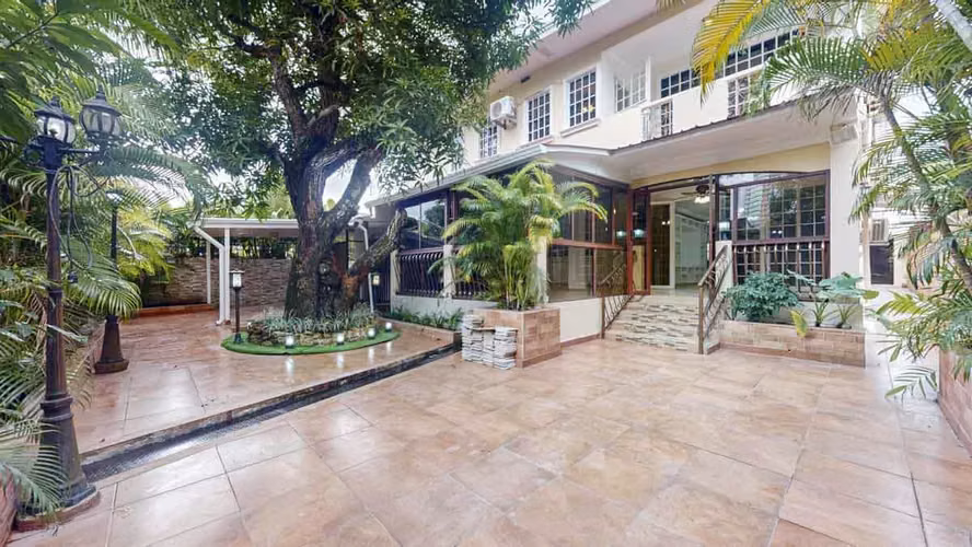 Venta de amplia y elegante casa en Loma Alegre – San Francisco
