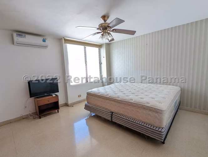 Vendo Apartamento de 237 m² en PH Don Camilo, Obarrio 25-1111GG