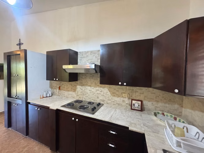 Venta de Casa en Las Lajas con Amplia Terraza y Terreno Cercado