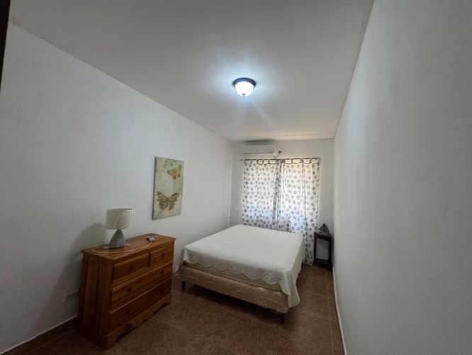 Venta de Casa en Las Lajas con Amplia Terraza y Terreno Cercado