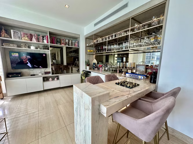SOLANA - PISO BAJO - $980k  - linea blanca.