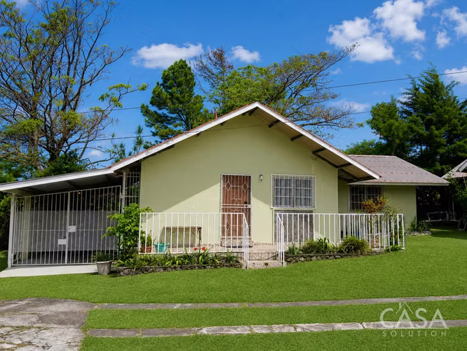 Propiedad con 4 Casas de Alquiler en Venta en Alto Boquete, Boquete - Imagen 4