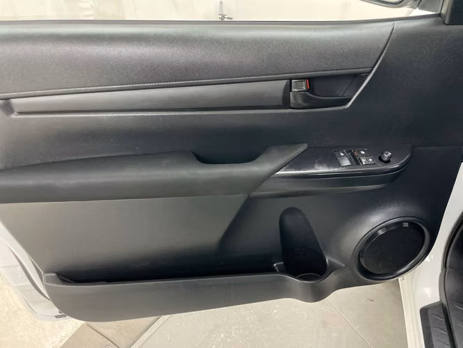 TOYOTA HILUX - 2025 - PHX - Automarket - Imagen 4