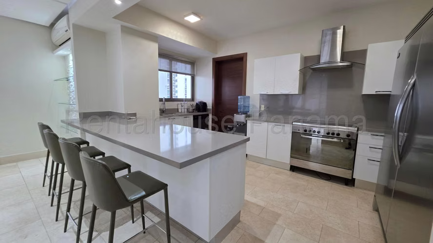 Se Alquila Apartamento en Santa Maria MDV26-8719