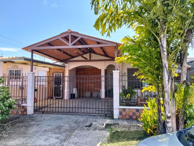 VENTA DE CASA EN DON BOSCO...