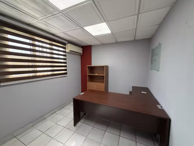 Alquiler de propiedad comercial en Llano Bonito