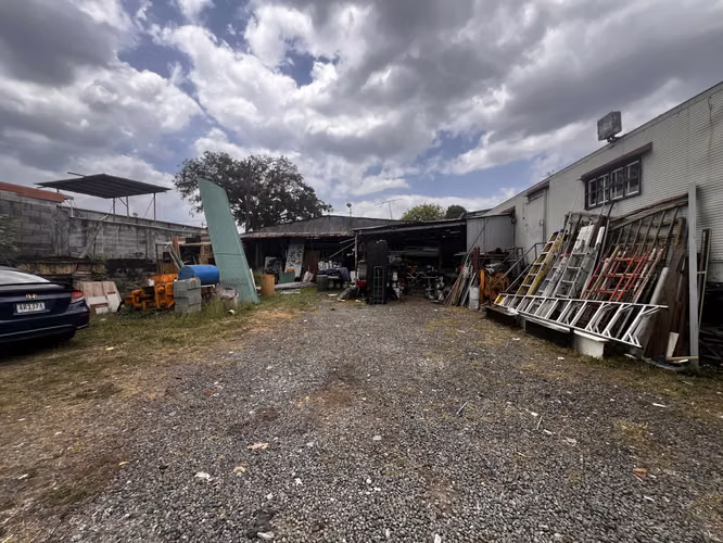 Alquiler de propiedad comercial en Llano Bonito