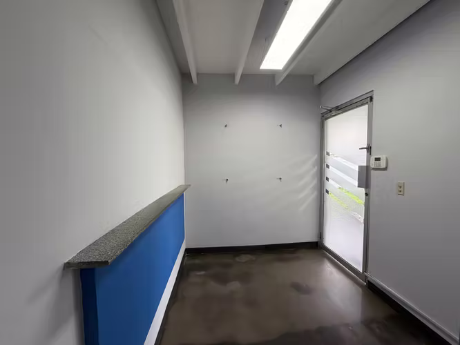 Alquiler de propiedad comercial en Llano Bonito