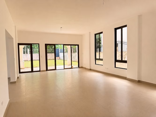 CASA EN VENTA CLAYTON, AMPLIOS ESPACIOS, NATURALEZA Y SEGURIDAD