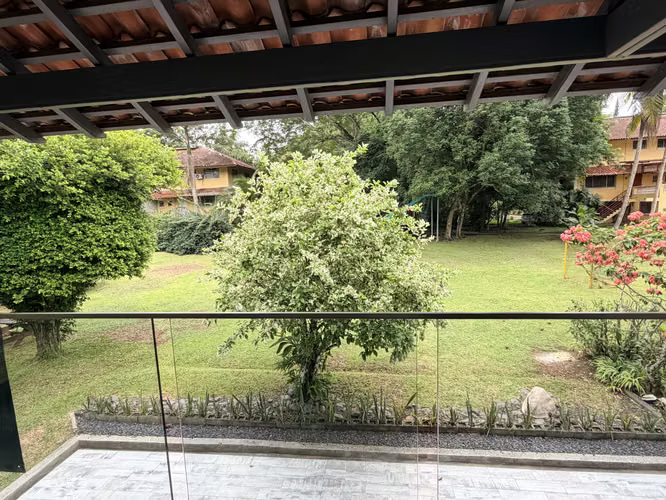 EXCLUSIVO APARTAMENTO EN CLAYTON DE DOS NIVELES CON TERRAZA PANORAMICA