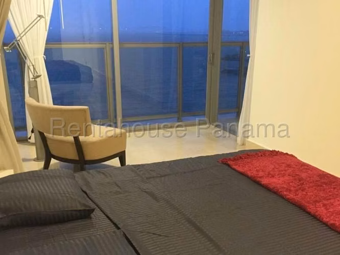Alquiler de Apartamento en Avenida Balboa Ph YOO CCO