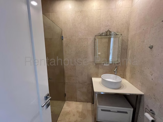 Alquiler de Apartamento en Avenida Balboa Ph YOO CCO